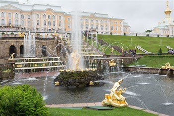 Весенний праздник фонтанов в Петергофе с 20 апреля