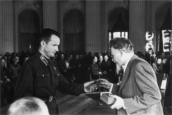 Орден Ленина и Красной Звезды: кому вручали самые почётные награды СССР
