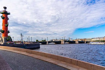 Развод мостов 2025: что изменилось и когда смотреть шоу на Неве