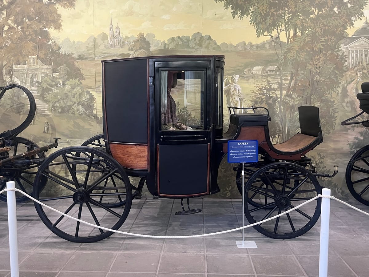 Коллекция ретро-автомобилей из фильмов